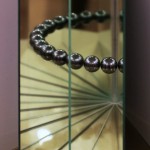 Életkönyv 2018 (üveg, tükör, mágnes, papír, hungarocell, 32x30x30cm)